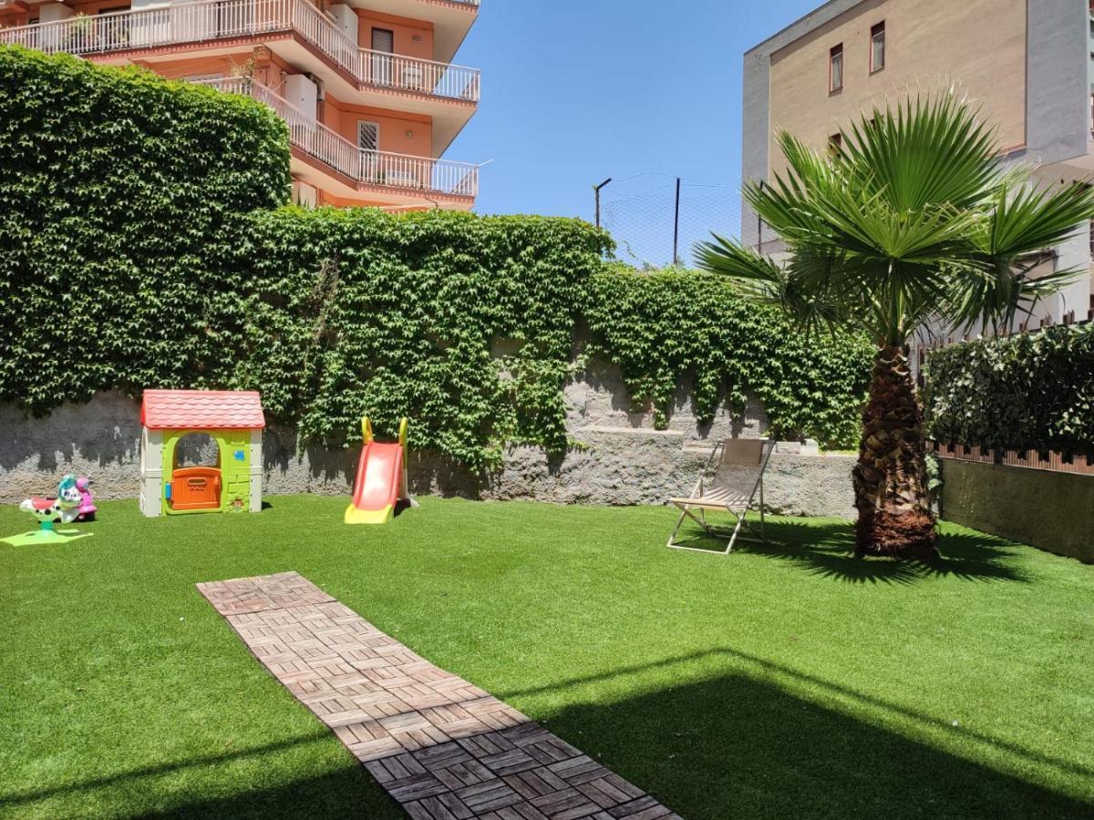 Appartamento Incantevole Con Parcheggio E Giardino Catania Exterior photo